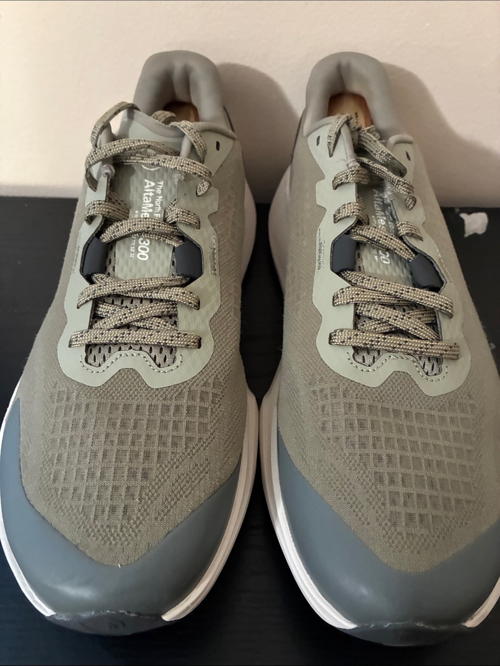 The North Face Altamesa 300 trail running shoes in a clay grey color size 11.5 - Picture 4 of 8